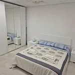 Casa Vicino 6 * جنوة